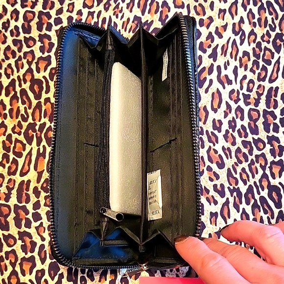 NEW Rampage Black Faux Leather Wallet, Gold Zip, Fits Your Phone! - Picture 8 of 11